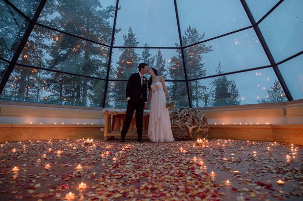 Cute alert: <a href="/BridesNoBorders/">BridesWithoutBorders</a> have a photo essay on an elopement to Lapland! brideswithoutborders.com/inspiration/no…