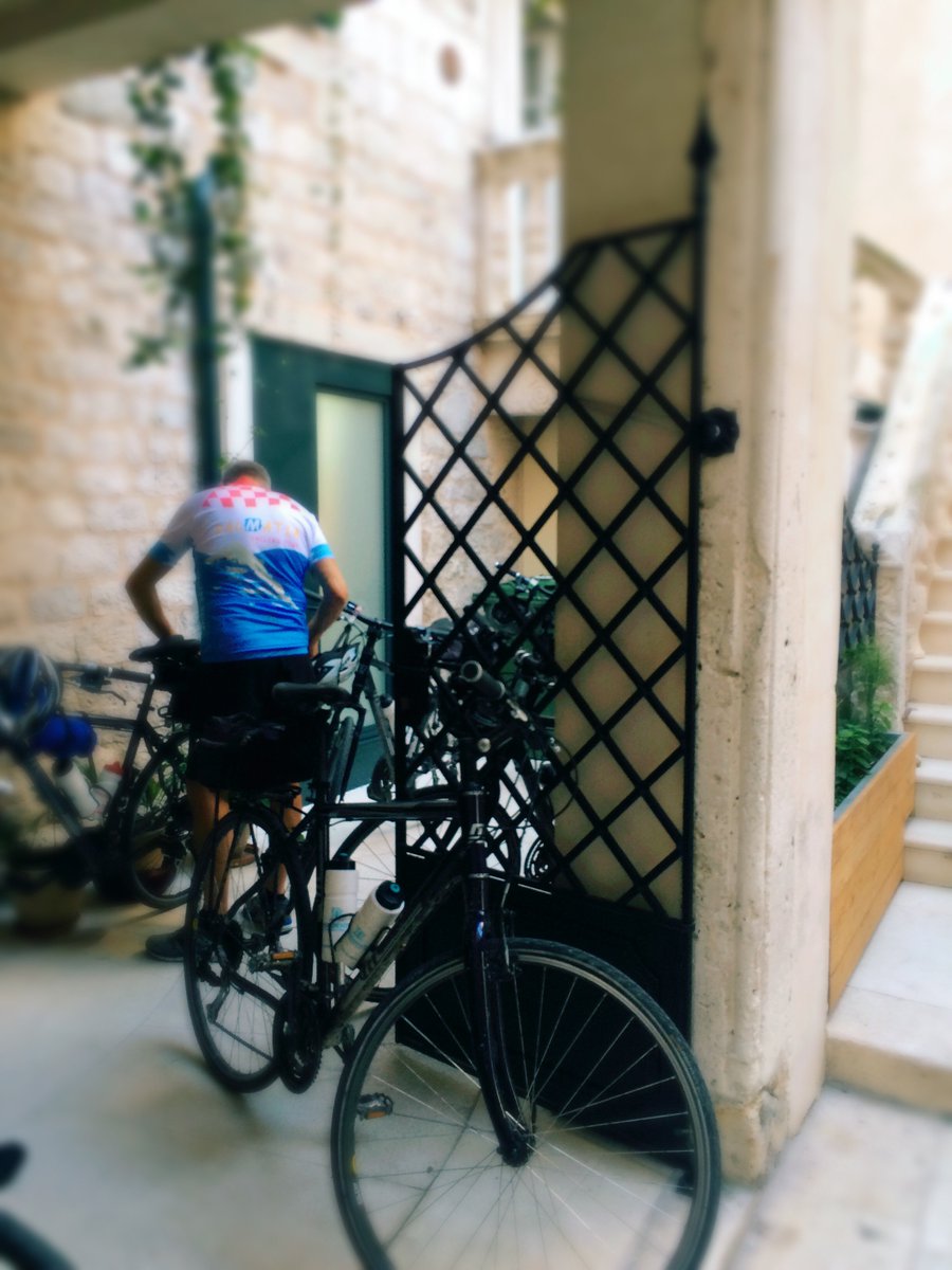 SplitHotel's tweet image. #hotelslavijasplit is a #bikefriendly hotel located in #splitoldtown within the walls of #diocletianspalace.