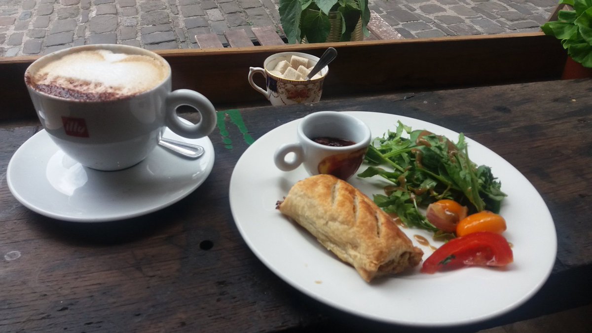 GardenCafeFrome's tweet photo. Coffee and sausage roll #earlybrunch for someone ☺ https://t.co/uOY3FRMChw