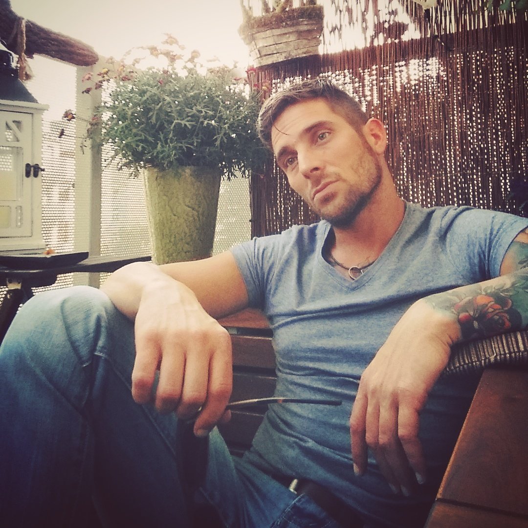 GrasiThomas's tweet photo. #me #selfie #tattoo #sleevetattoo #chesttattoo #ink #gayinked #gayinkedboys #gay #happy https://t.co/RzxZL1t9S6