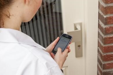 Geen sleutels meer maar je deur openen met je mobiel met Phoniro. <a href="/MarkSas2/">Mark Sas</a> #zorginnovatie <a href="/minVWS/">Ministerie van VWS</a> @CICWestBrabant
