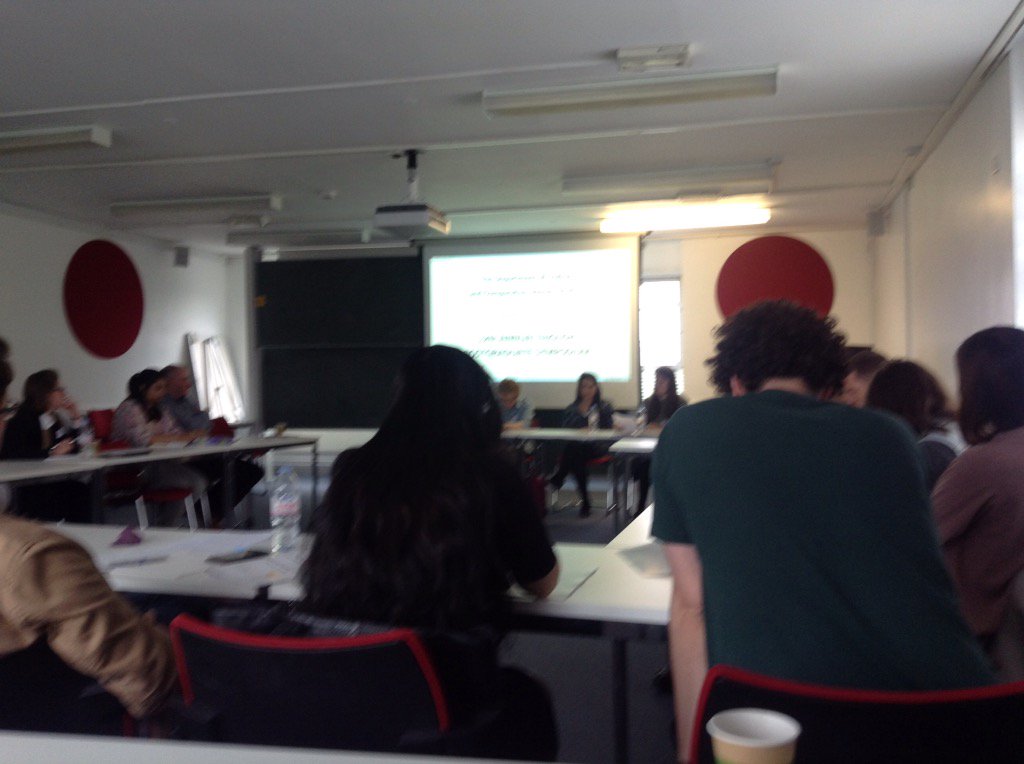 Lillian Hingley in action at today's <a href="/EnglishSymp/">WarwickEnglishPGSymp</a>. On Adorno's Critical Theory. #artspgrfest