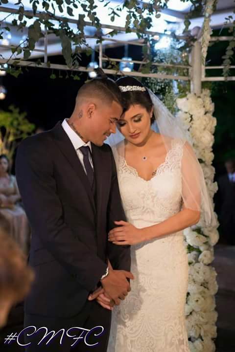 Kenedy menikah.
Turut berbahagia.
Good luck ya kenedy