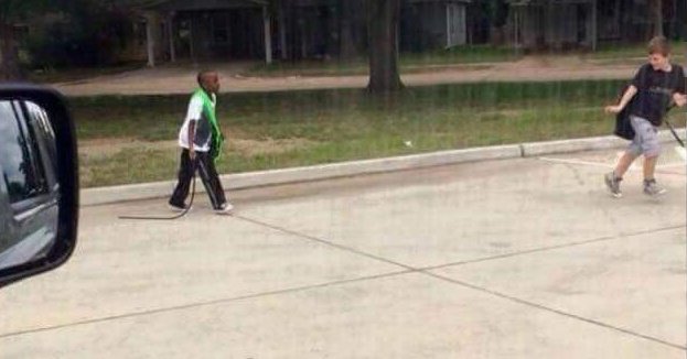 Eclair_Vert's tweet photo. Quand tu sors d'un cours d'histoire qui parlé de l'esclavage https://t.co/RQe3BnxTG6