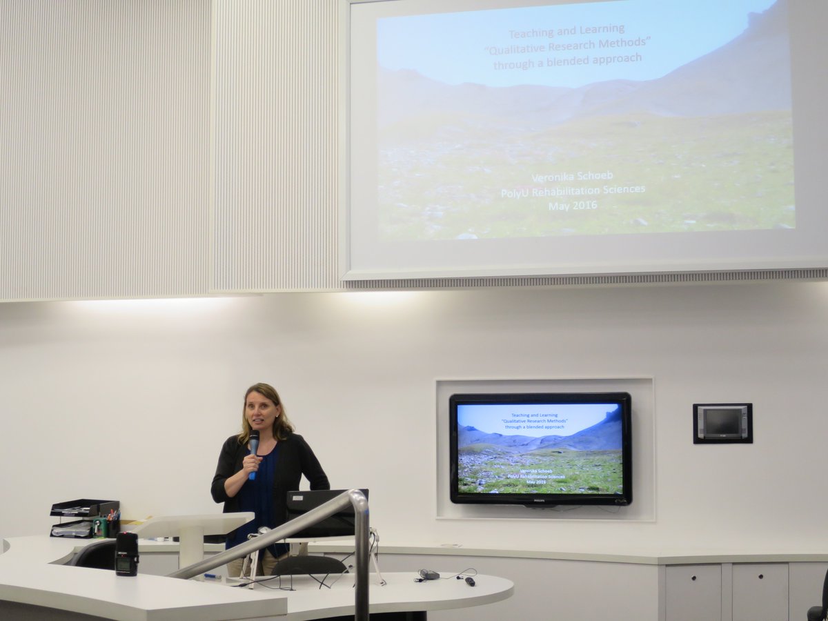 BOLTHK2015's tweet image. The BOLT had a roadshow at HKU this time. #blendedlearning #oninelearning