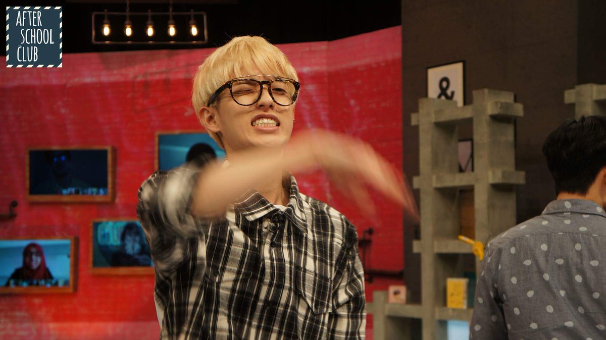 woozoosound's tweet photo. 신났네 신났어 https://t.co/sRmw13mXSB