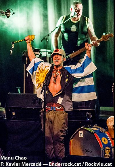 manuchao's tweet photo. AHORA SI CON EL VICTOR DE POBLE NOU !! https://t.co/MZ637S9kAh https://t.co/kENl8A3gDz
