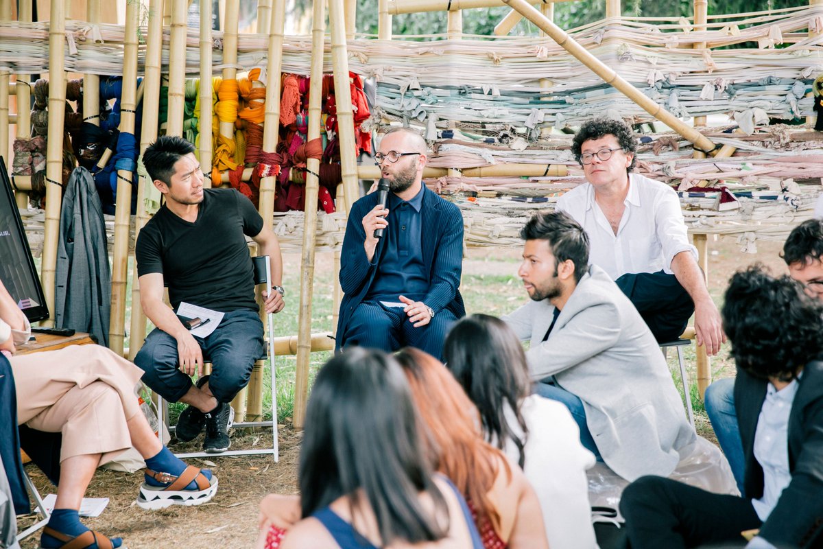 DomusAcademy's tweet photo. An unforgettable meeting of the #DAmetaphysical @ #NOOSPEHREXX1 @LaTriennale https://t.co/9A8lpuRYdf #memphisgroup https://t.co/tRUIrChMBV