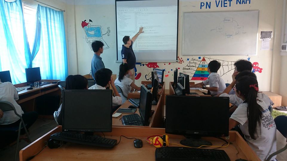 passerellesNume's tweet image. @SmartDevLLC supports PNV students, #sharing knowledge about #java &amp;amp; #javascript. More here: goo.gl/zRw1Gb