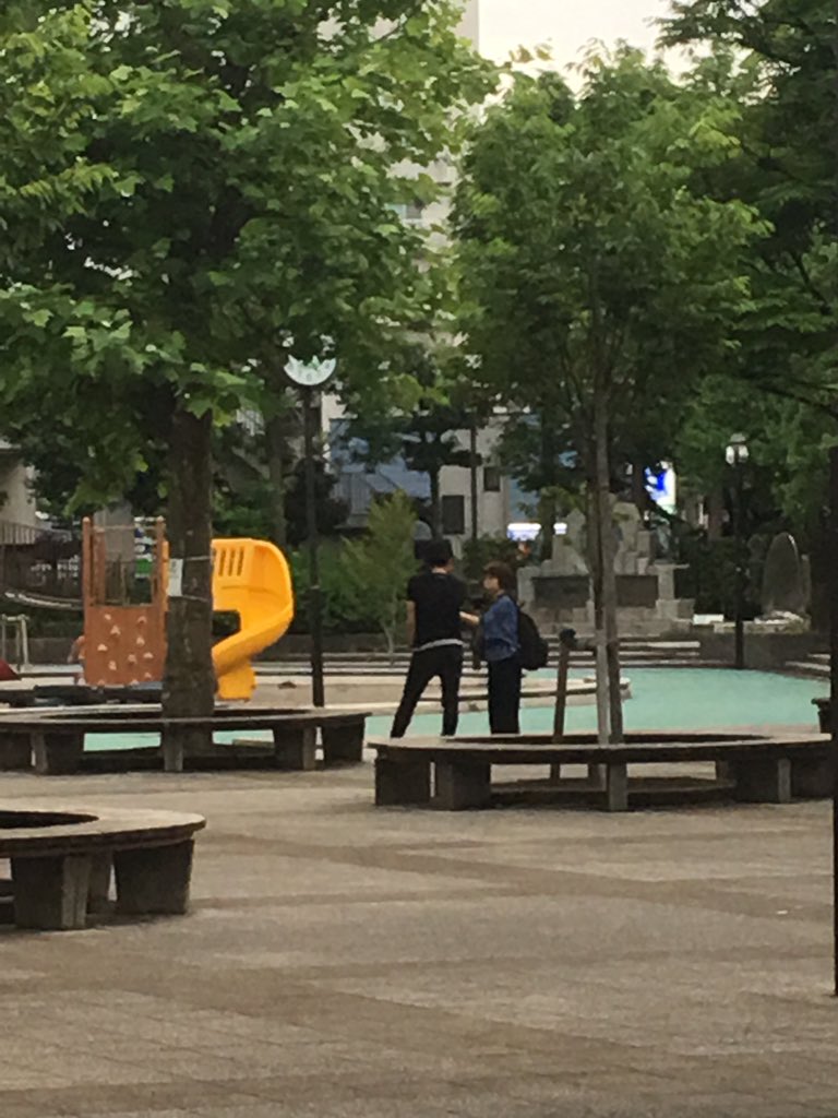 Twitter 上的 Minoryu N ミスチルの桜井さんらしき人が居たよ 撮影かな 多分 桜井さんでしょう 笑 格好良かった O さすがに 正面からは取れません 桜井さんはお仕事中ですから 笑 ミスターチルドレン 桜井和寿 ミスチル桜井 T Co