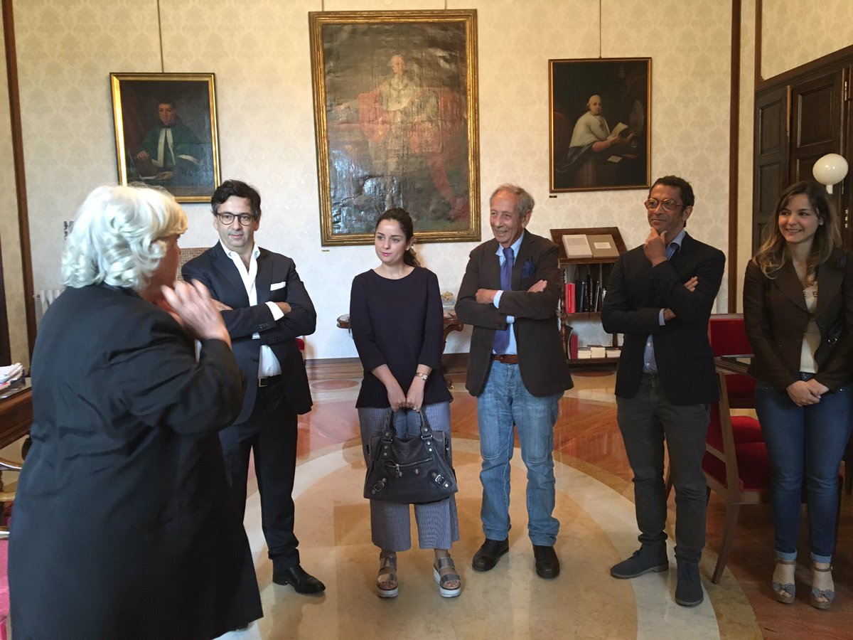 univca's tweet photo. #now il gruppo @CFaddaFaiDaTe in visita in #rettorato dal #rettore #DelZompo collaborazione con dip Matematica https://t.co/BRPE4zfRjJ