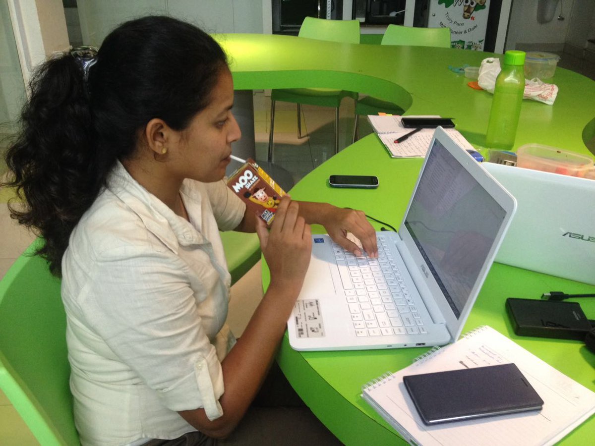 hrucha's tweet image. The best accompaniment to a late working day?
A sooper tasty chocolate #MooShake!
@SooperMooSays