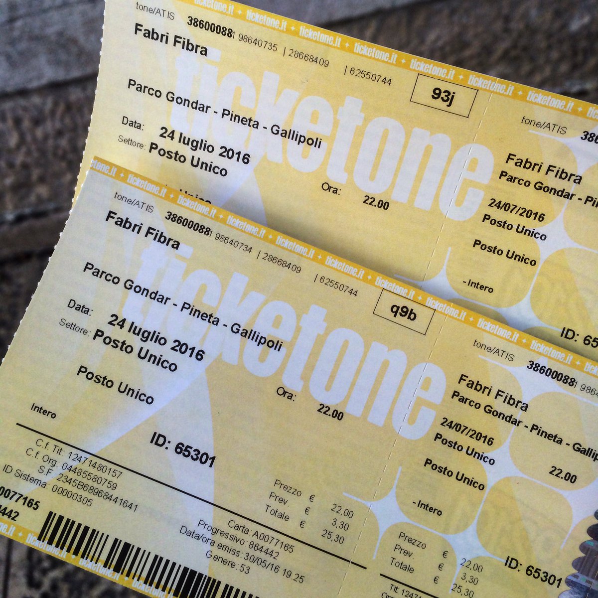 VAFFANCULO SCEMO! #10annitradimento #checazzata <a href="/FabriFibra/">Fabri Fibra</a>