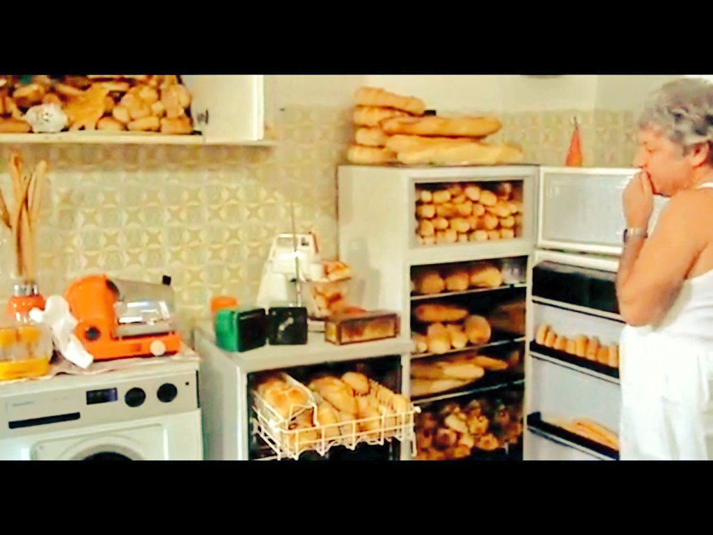 Gabri_Schiavone's tweet image. #dejavu #pinafantozzi  #breadaddicted