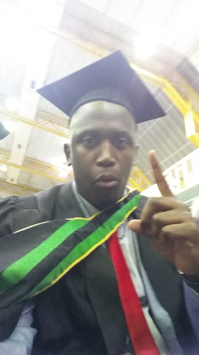 nhlanhla_mthiya's tweet photo. @Ncepsi here's another proudly engineering brought to you by the ANC, indeed Khongolose uyasebenza #ANCGraduates π https://t.co/EYS44GEbAA