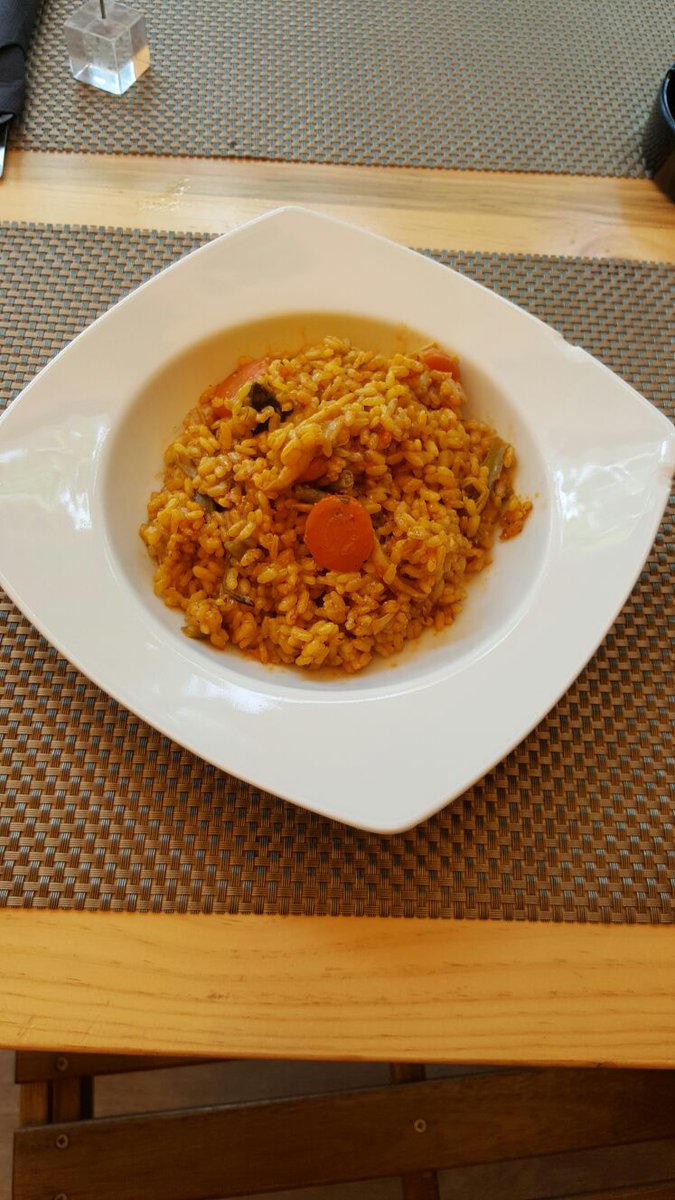 ZeppelinTorre's tweet photo. Estos son nuestros riquísimos platos del día que añadiremos al menú hoy.
-Paella de verduras.
-Cazón en salsa. https://t.co/GlwhbtCM0M