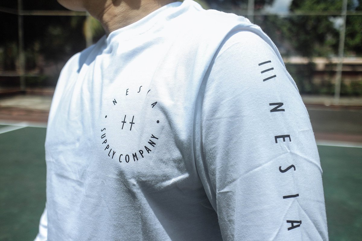 "Krowl"
Printed on white long sleve cotton with rubber matsui ink
Shop here -> goo.gl/2h62FZ