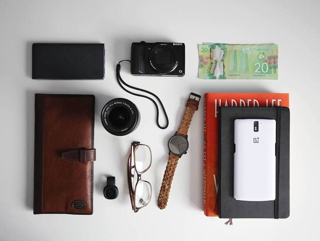 InfinitePlusT's tweet image. Its #TravelTuesday! @stuart.bolger is packed for an epic Canadian 🇨🇦 trip with a #OnePlusOne. Tag @oneplustech and …