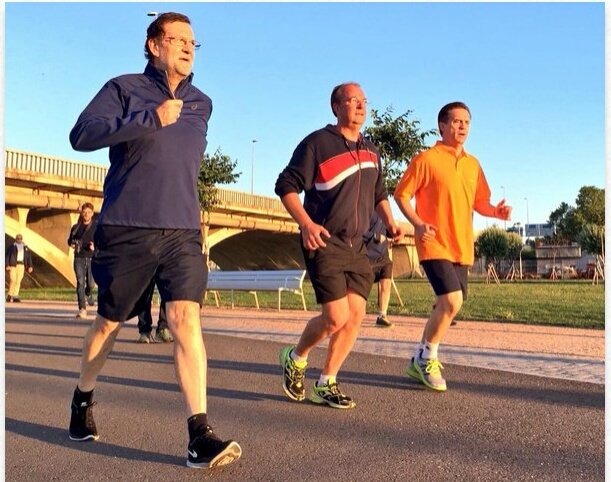 PacenseCriticon's tweet photo. El Rajoy,el Monago y el Trompeta yendo a pillar a las Moreras(Badajoz) https://t.co/YEPA8QcZav
