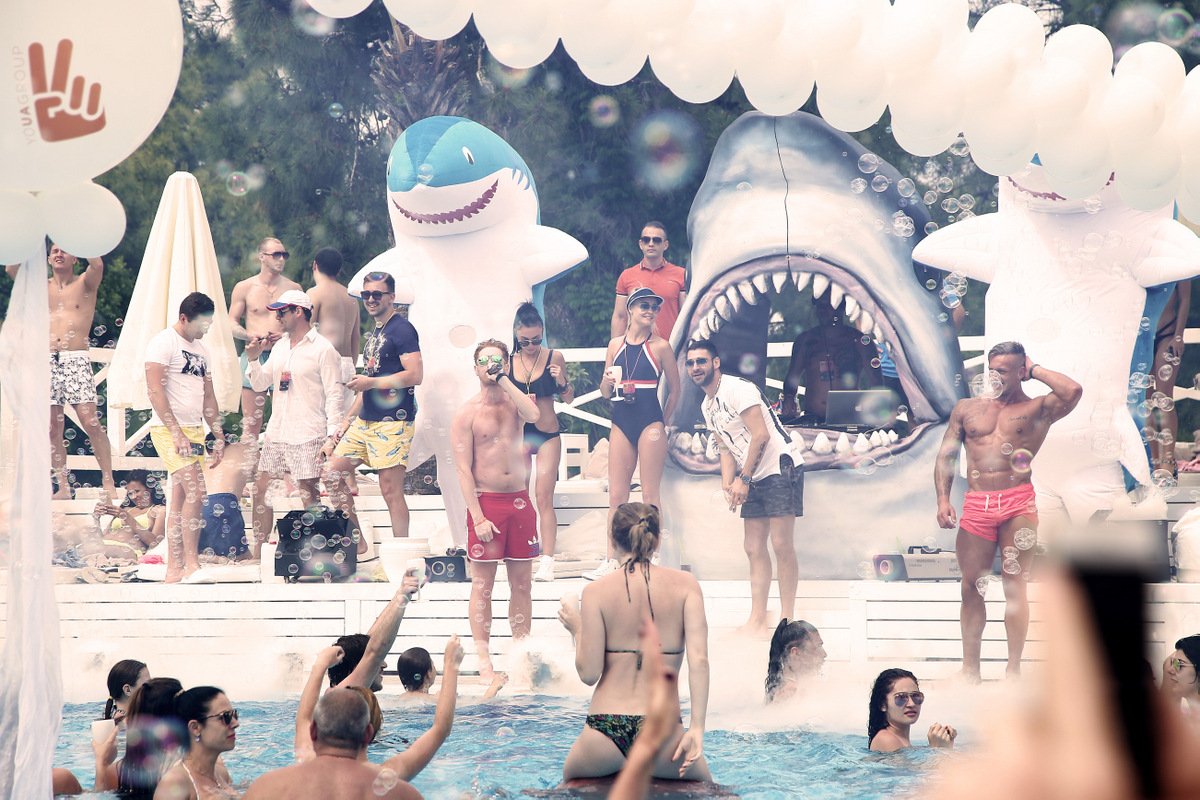 RixosSungate's tweet image. We love white but we love white party more...
#RixosSungate #RixosSungateMayFest #RixosSungateMayFest2016