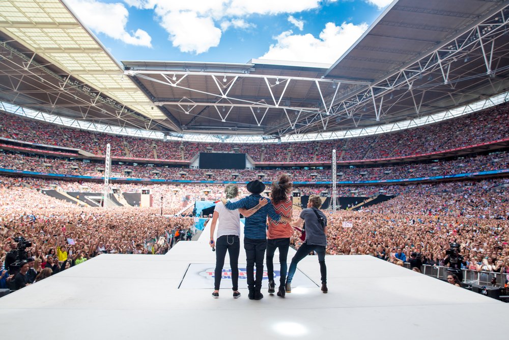 onedirection's tweet image. #CapitalSTB memories! What a day! © One Direction/Cal Aurand
