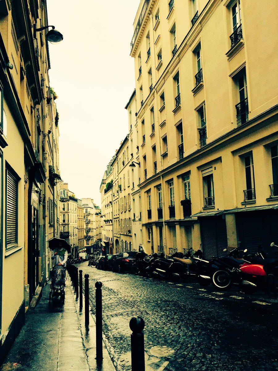TattooedTurtle1's tweet photo. The lovely streets 😊#makemusicfun #music #Paris #bankholiday #rainyday #selfpublished #bloggerswanted https://t.co/HZhHilqqsa