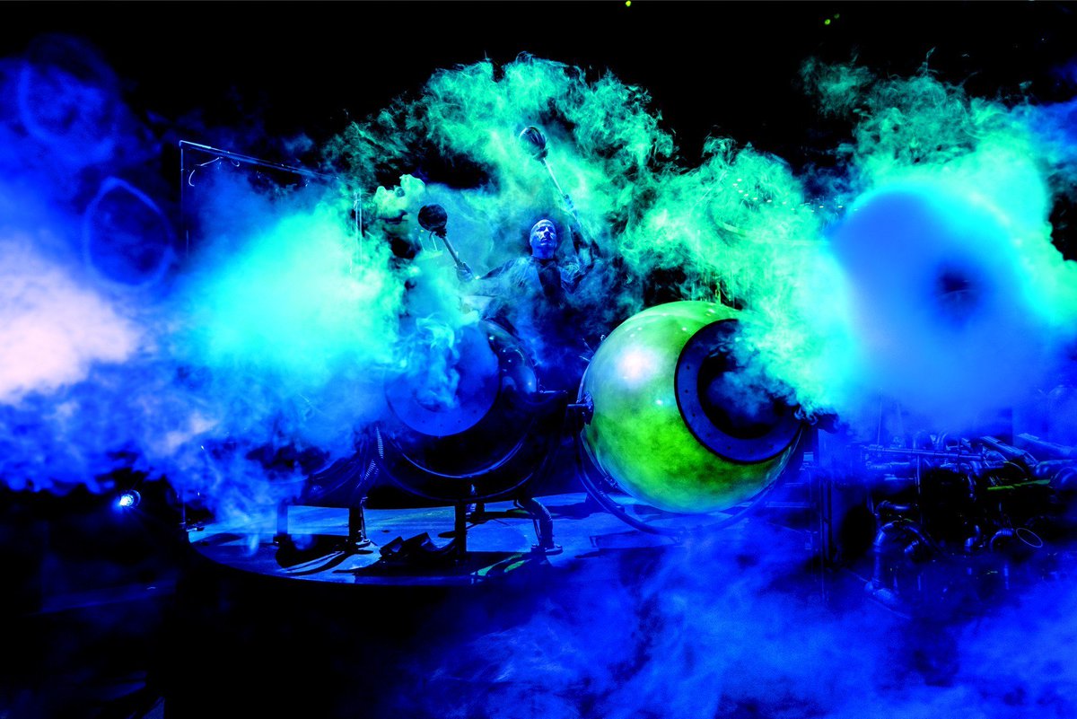 bluemangroupber's tweet photo. #WorldNoTobaccoDay Not approved by us. #bluemanberlin #bluemangroupberlin https://t.co/0bNtiC9Fzn