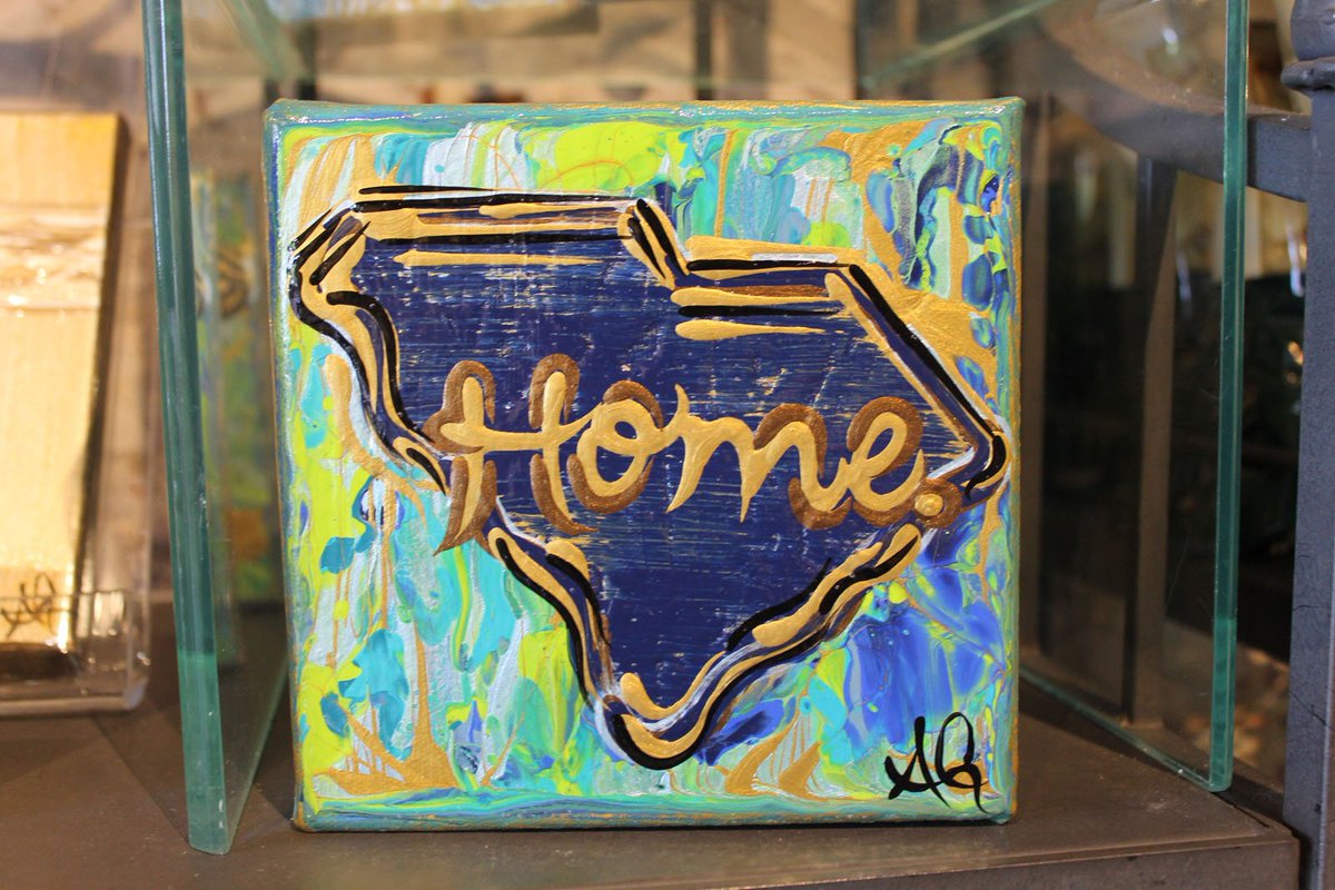 UptownOnMain's tweet photo. High school grad going off to college? Don't let them forget where they came from! #GradGiftIdeas #ArtByAnsley https://t.co/MSNWz9fgWr