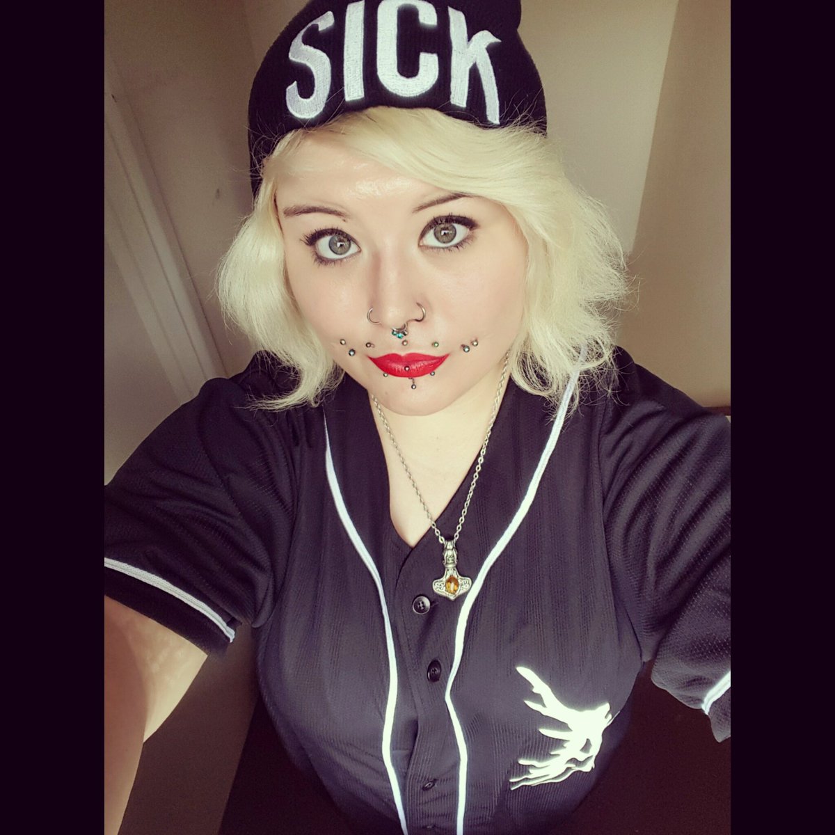 LoveIsEasy95's tweet photo. Reppin @STAYS1CK @ATTILAga #deadthreads 💕😍 @FRONZ1LLA @kalanATTILA @chrisATTILA @AtTiLaSean  it's raining though 😣💔 https://t.co/lGVo1A6Ze5