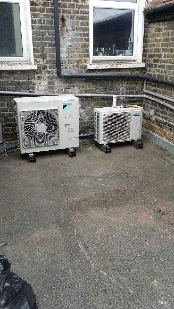CBSUKLtd's tweet photo. Anti vibration pads are great for reducing noise levels on flat roofs https://t.co/4gYWTkgjlZ