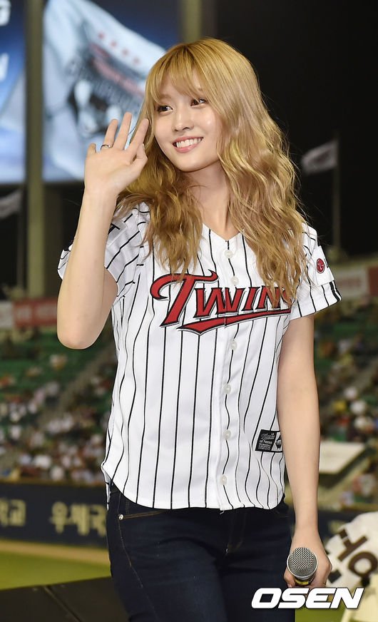 تويتر Twice Global على تويتر Pic Cheer Up Stage Lg Twins Vs Kia Tigers Match Jamsil Stadium Momo Twice T Co 06cg1thogg