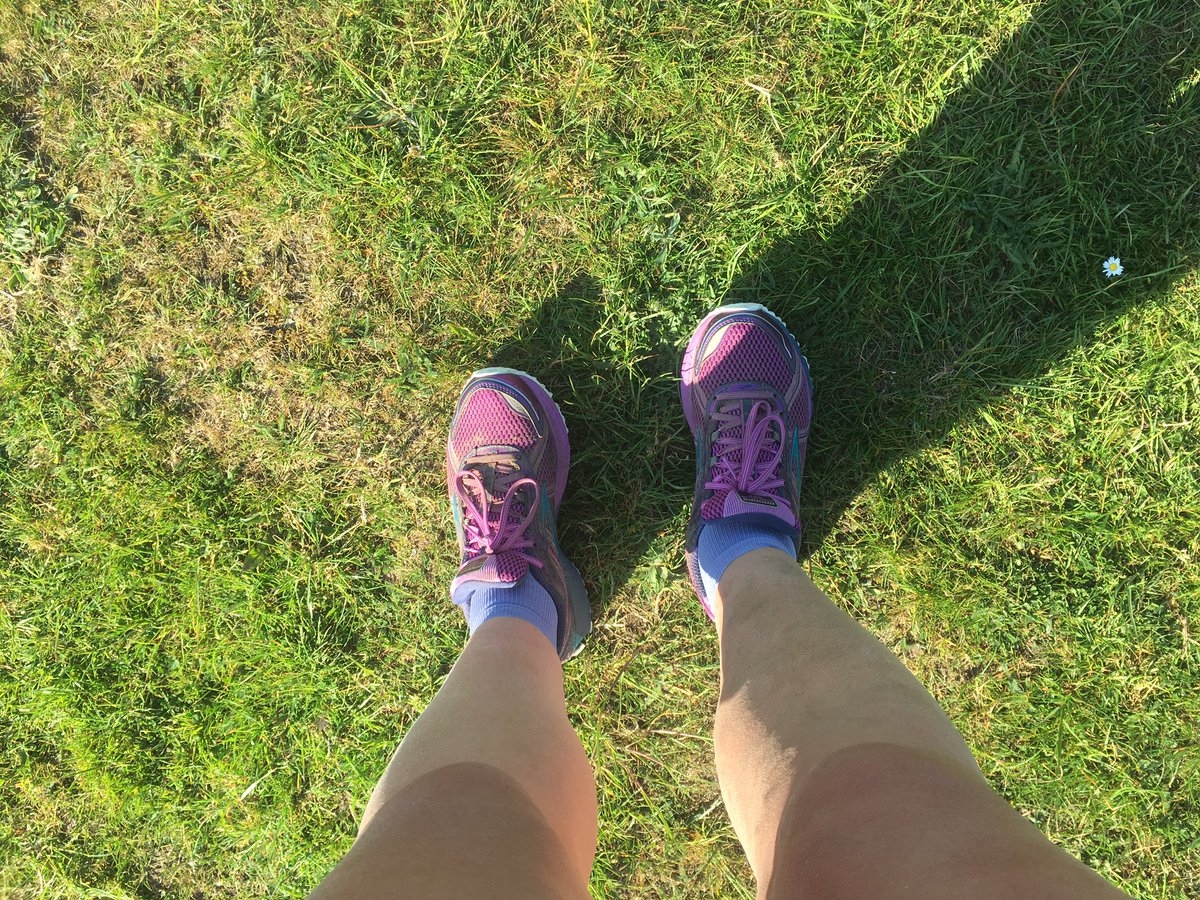 ljcequine's tweet photo. Tired but brown running legs after a top weekend running some of south west coast path #RunTagIt #runcornwall https://t.co/Pk9IChLYUE