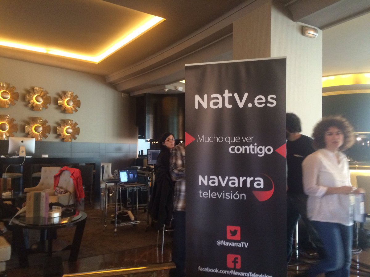 Preparativos de <a href="/NavarraTV/">Navarra Televisión</a> en directo desde el <a href="/HotelTresReyes/">Hotel Tres Reyes</a> <a href="/RoberCamara/">Roberto Cámara Moreno</a> <a href="/enrikito_debure/">Enrique martinez</a>