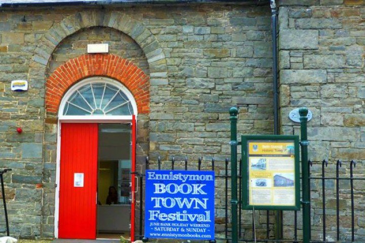 ClareCoCo's tweet photo. WHAT'S ON: The Ennistymon Book Town Festival takes place this Saturday and Sunday. MORE - https://t.co/sLVaK4ujBU https://t.co/1lwoz27uOJ