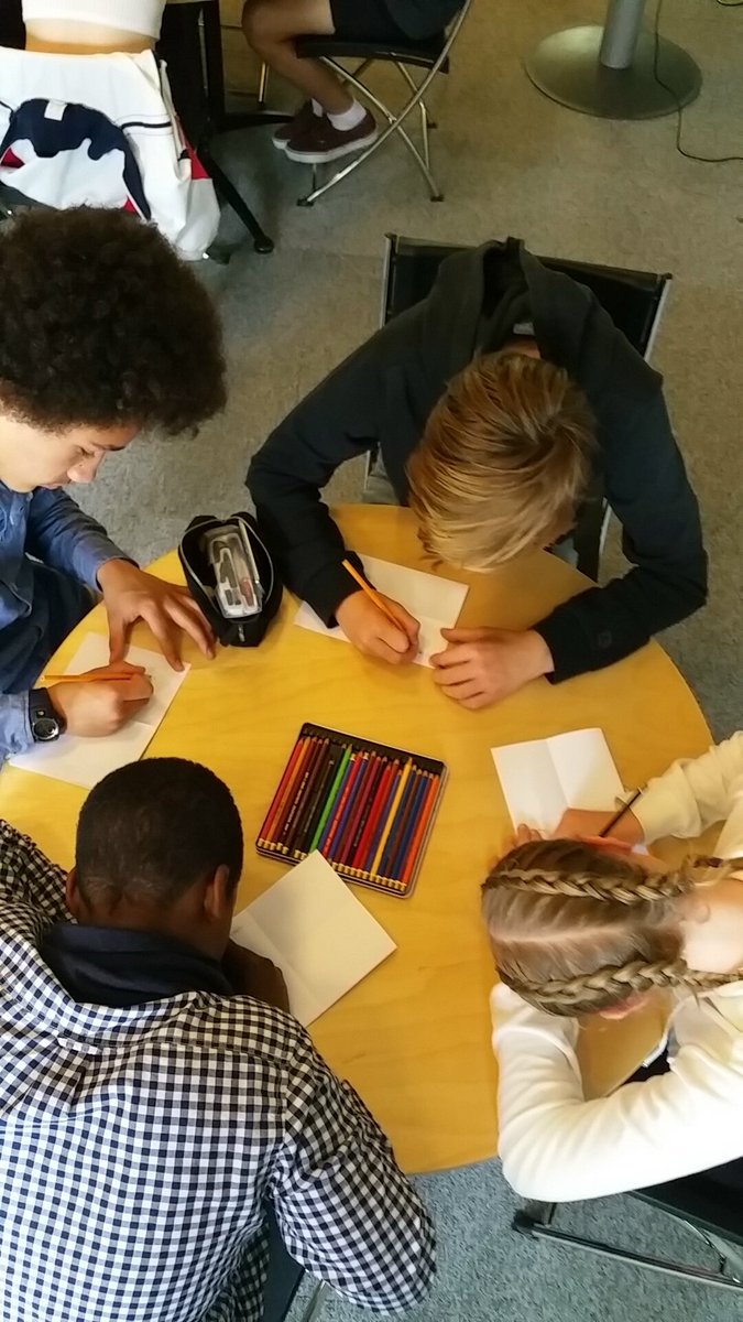 World peace game workshop 2. Flagg og logo!  @terjepe <a href="/LinnKibs/">LinnKibGodfrey</a> <a href="/annemsen/">Anne-Marit S. Rathke</a> <a href="/bergenbibliotek/">Bergen Offentlige Bibliotek</a> <a href="/leketoys/">Håvard Legreid</a>