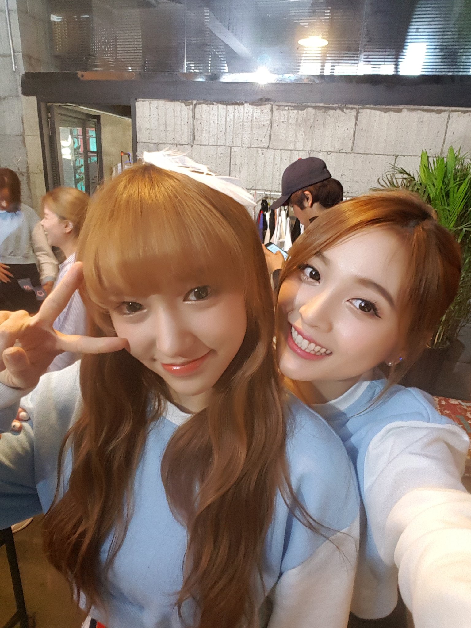 CjysRtKVEAIgqu5.jpg:large