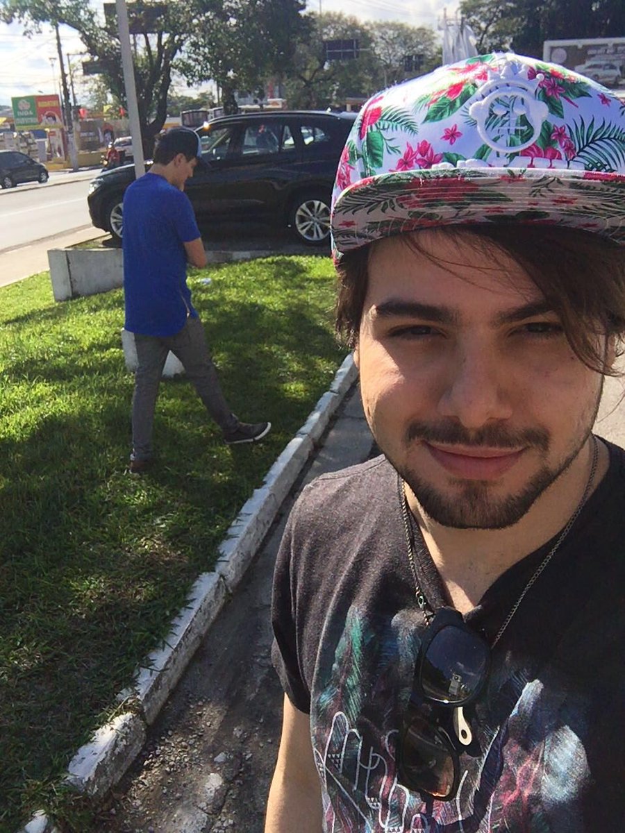 MauroNakada's tweet image. Saudade quando a trupe era unida.

Espero que o dia de vocês seja divertidíssimo. @Christian_fig @t3ddyyyyy