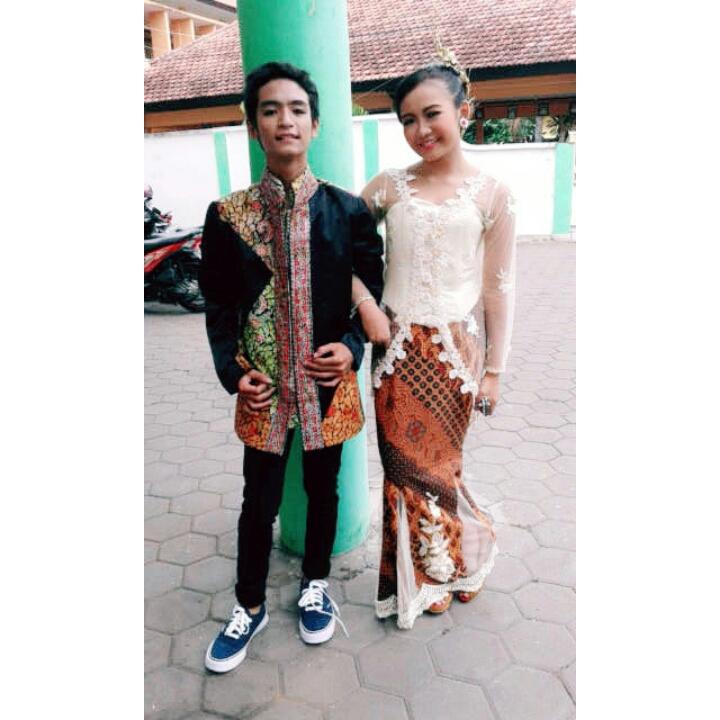 nandaDF5's tweet image. Perpisahan bukanlah akhir dari pertemuan 😊 tetep nyapa yak walau beda SMA/Smk 
#lulusananakesempe