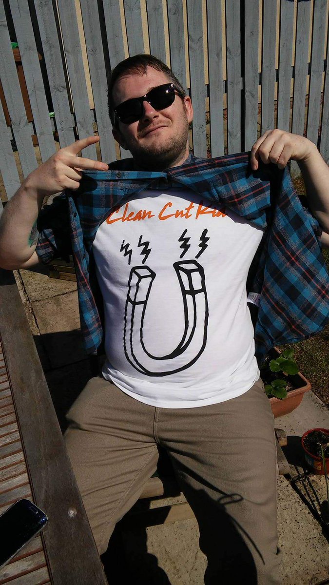 Marko_Done's tweet photo. @CleanCutKid Reppin the clean cut always!! #faveband #FaveTee 😃😃😎😎 https://t.co/uTJXdrJkjE