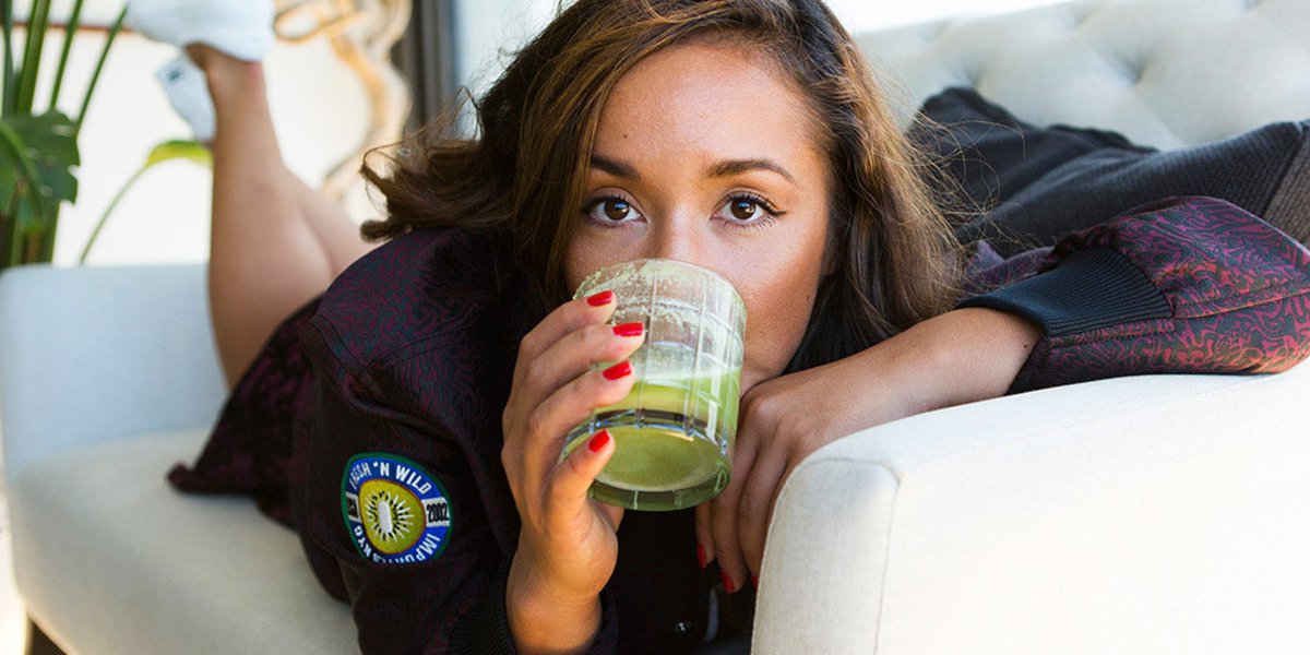 HuffPostKorea's tweet image. 마돈나의 퍼스널 트레이너가 소개하는 건강 주스 레시피 huff.to/1Qd1MXs