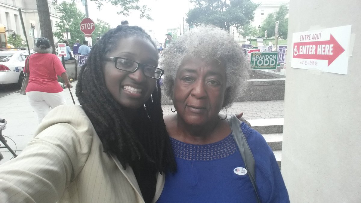 LaRubyMay's tweet photo. Judiciary Square is lit up with smiles from Ward 8. #SelfieSkills #4MoreYears #TeamLaRuby https://t.co/qQaPtPQjg5