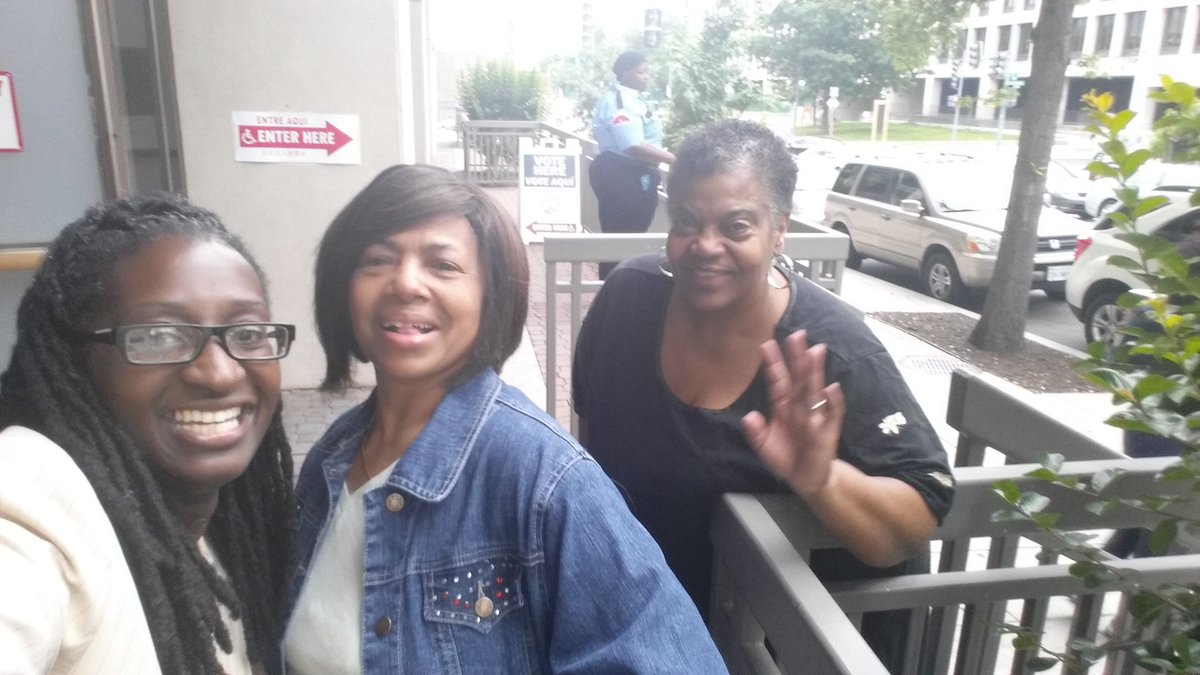 LaRubyMay's tweet photo. Judiciary Square is lit up with smiles from Ward 8. #SelfieSkills #4MoreYears #TeamLaRuby https://t.co/qQaPtPQjg5