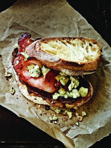 5 #recipes every #chocoholic needs to try 🍫 <a href="/paul_a_young/">paul.a.young</a> bit.ly/1LcxaaP #chocolate