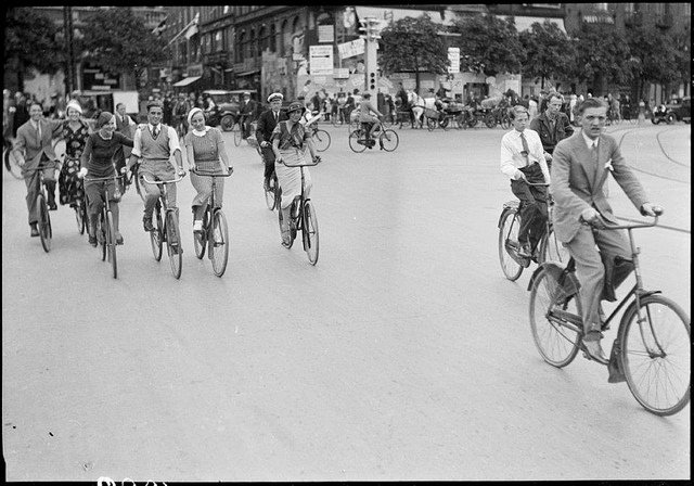 grescoe's tweet image. &quot;They become masters of their own movements w/o blocking those of their fellows.&quot;—Ivan Illich on virtues of cyclists