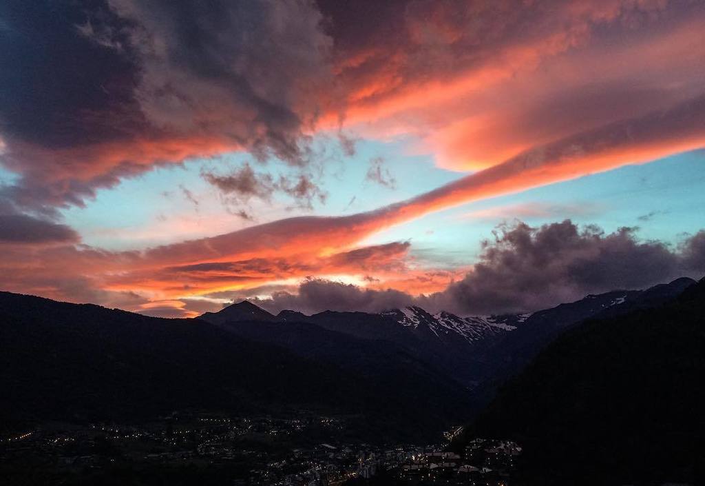 Em passaria hores i hores mirant per la finestra 🌗👏🔝 #andorra #andorraworld #andorralovers #igersandorra #mountains…