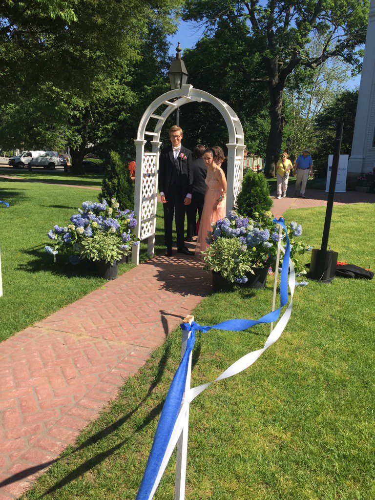 Yay Prom Stroll!!!  #gobedfordbucs congrats seniors