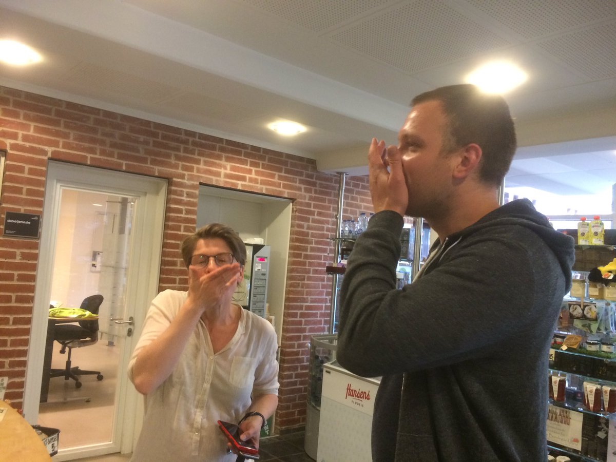 ResilientVejle's tweet photo. @WiebeWkkr in #Vejle today. He wants to hear about #sustainability. Was offered a treat -mealworms - at @Okolariet https://t.co/qLM5kDIQMk