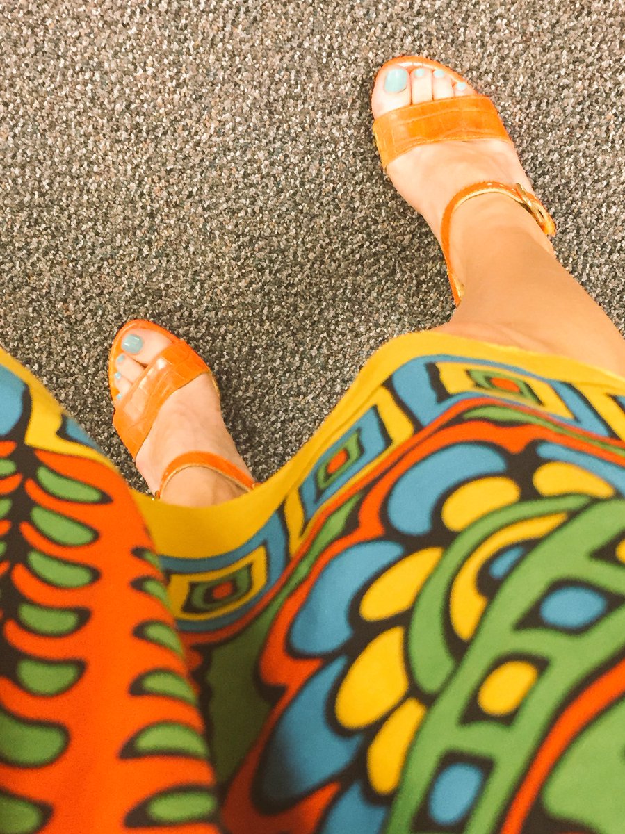 JeniML93's tweet photo. #ootd @StuartWeitzman #shoes #heels #Stiletto #shoesdaytuesday https://t.co/A2TzeGhDY8