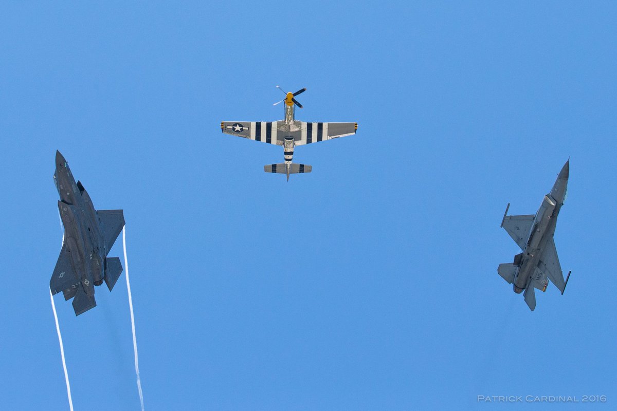 patcardphoto's tweet photo. @ViperDemoTeam #F35 #P51 #HeritageFlight over the #BethpageAirShow Saturday at #Jonesbeach #F35HF #avgeek https://t.co/ML87AEVV0T