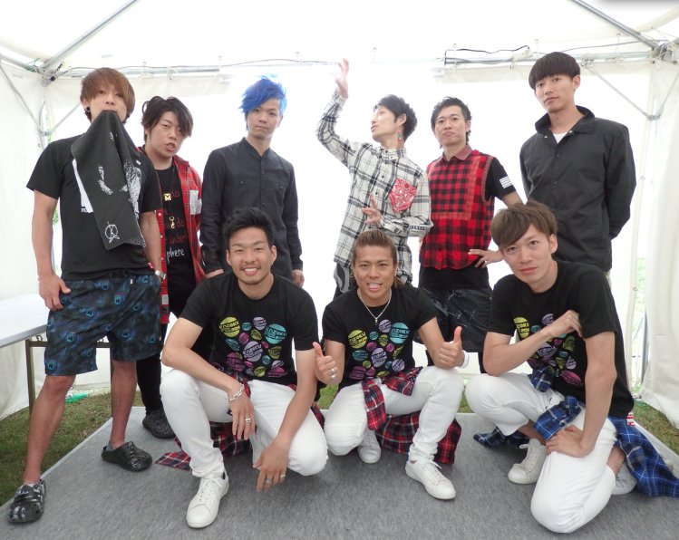 micromansunrise's tweet image. UVERworldのみんな！ @UVERworld_dR2
改めてKAZOKU FES.2016ありがとう！
最後のコラボがまだ体に残ってるよ！
kzf2016.tumblr.com
@KZF_Official #hmku